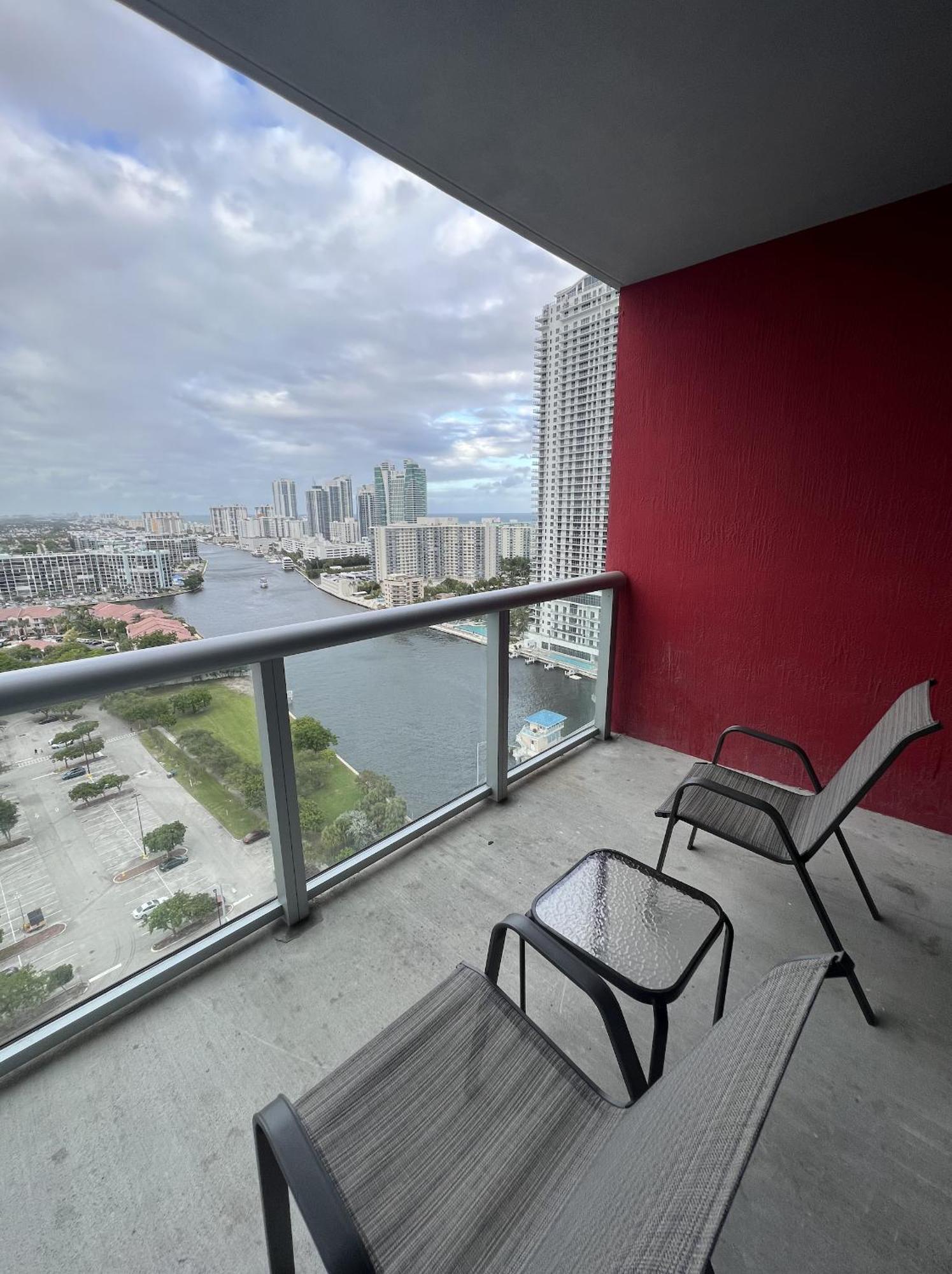 23Rd Floor Luxury & Spacious Beachwalk Resort Apartment With Amazing View Холандейл Бийч Екстериор снимка